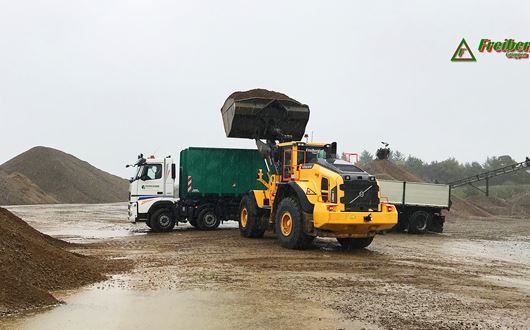 Freiberg Grusgrav læsser op til 300 lastbiler på en dag